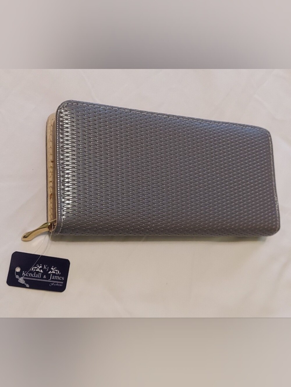 Kendall & James Fashions Gray Clutch Wallet Zipper Closure with Compartments NWT